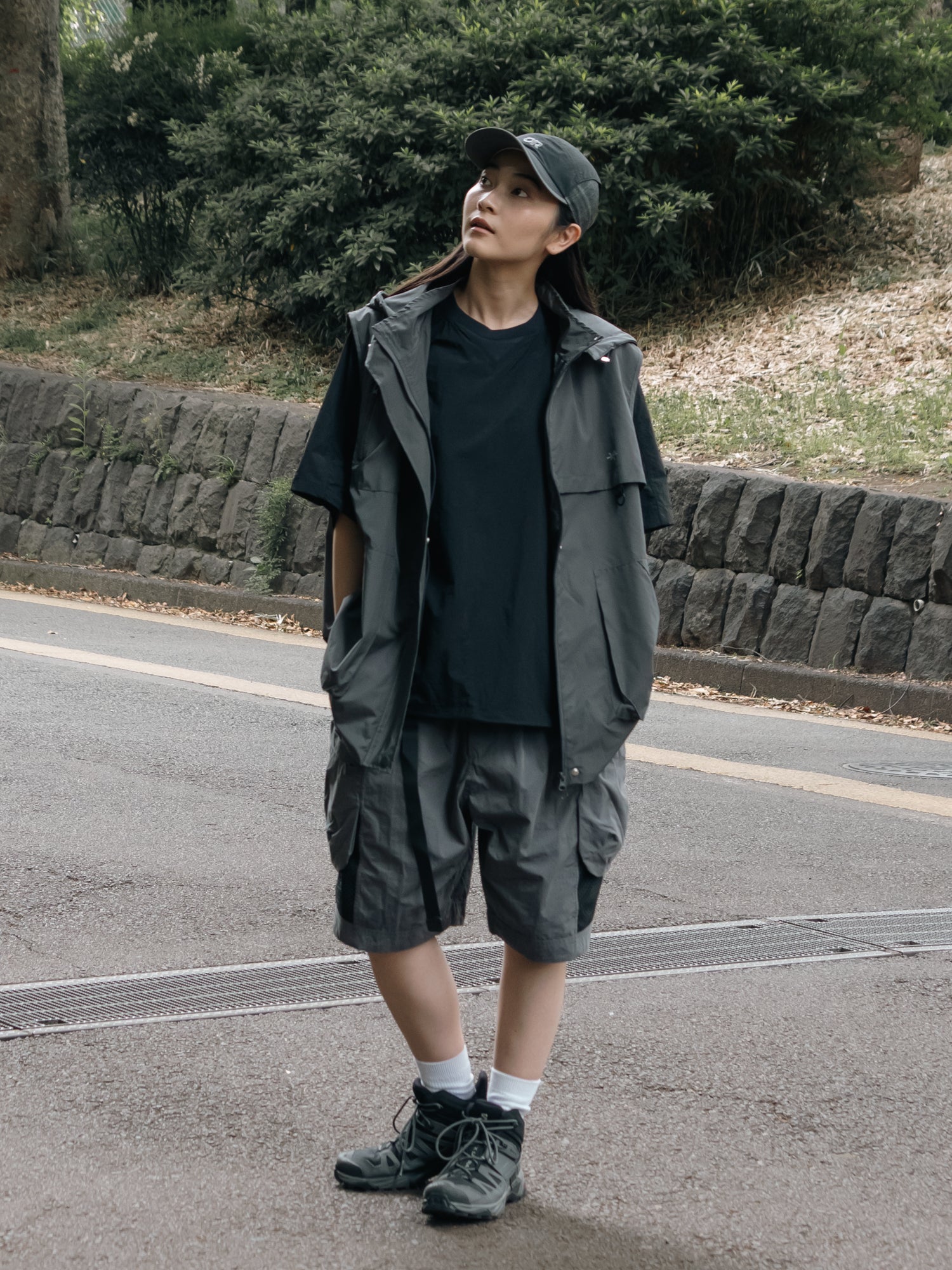 Detachable Hood Utility Vest