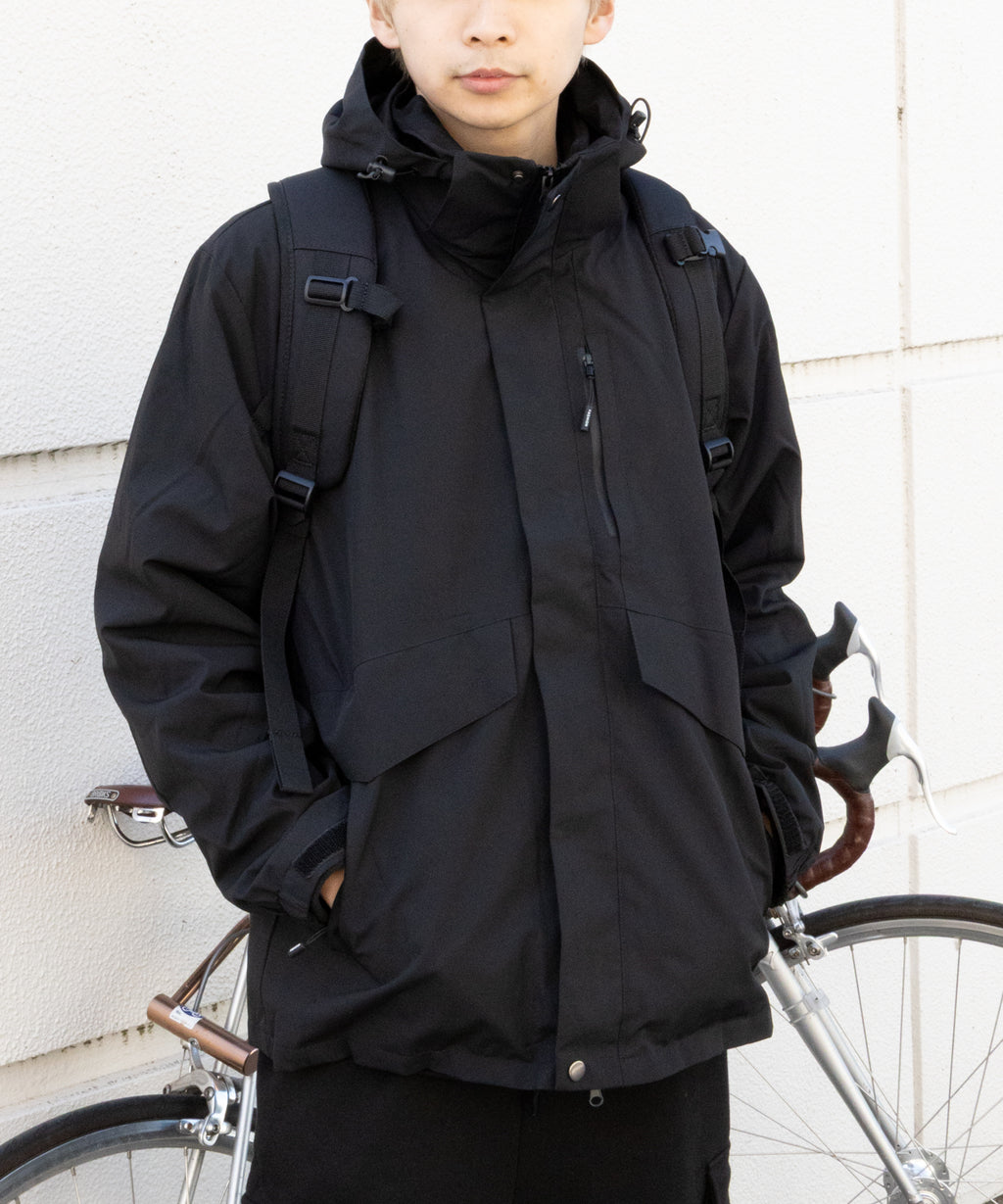 Minimal hooded jacket