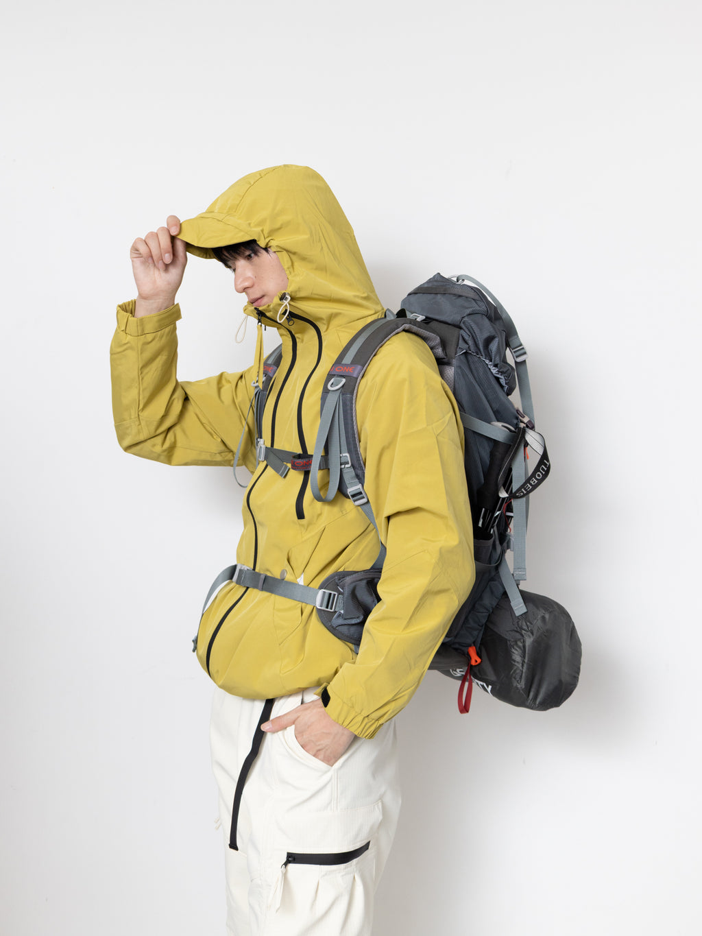 Compact Hooded Layer Jacket