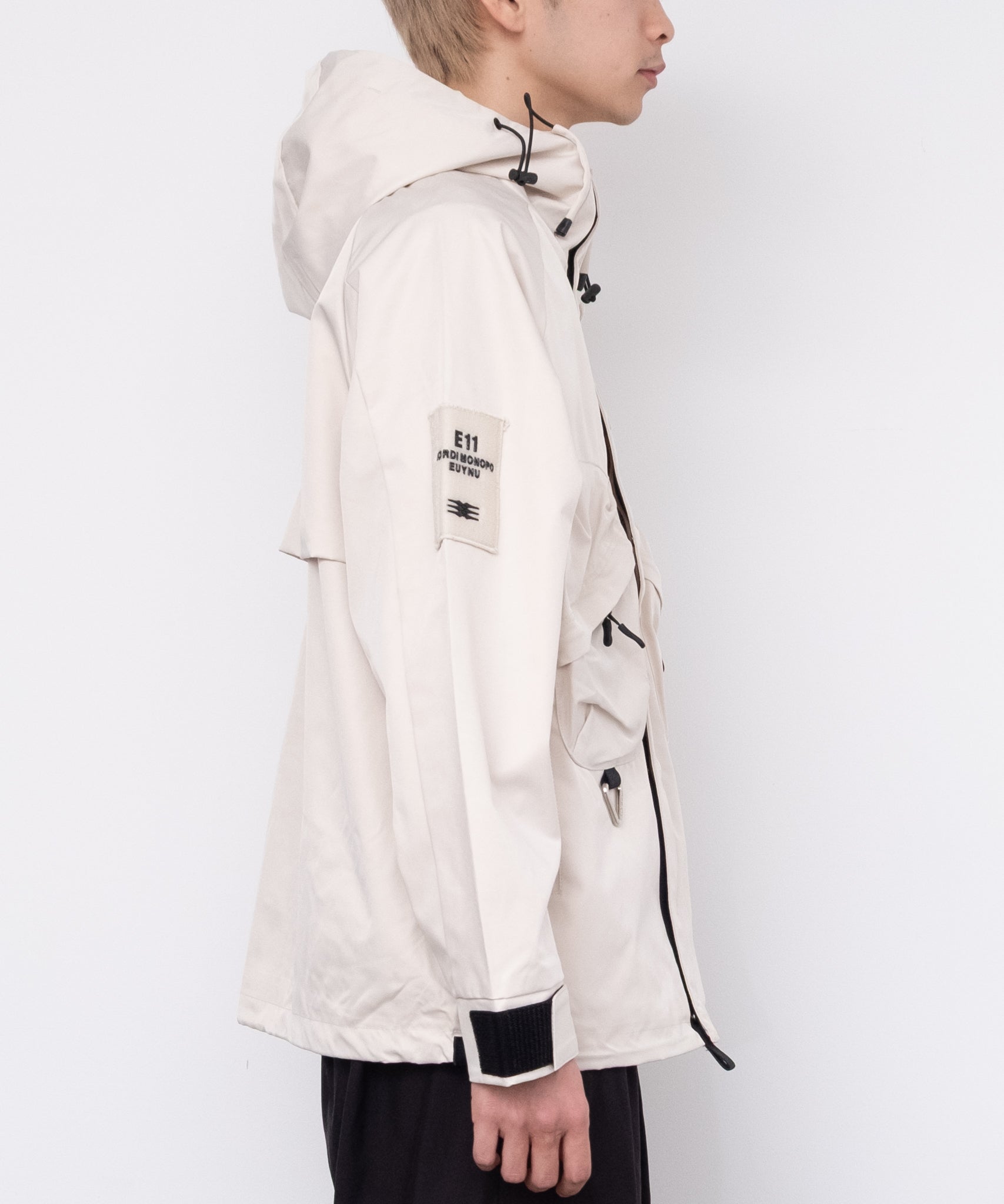 Drawstring spring nylon jacket